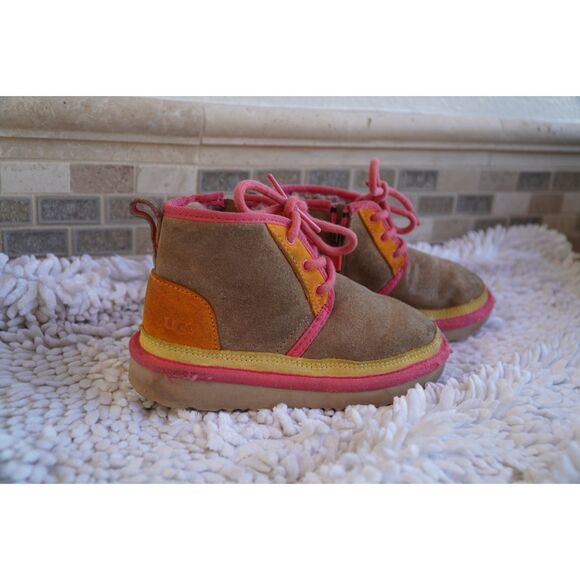UGG Neumel II Suede Taupe Pink Chukka Boots Little Girl’s Size 11 - Picture 2 of 8